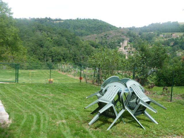 gite Oustal Belcastel  Eksteriør bilde